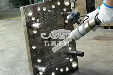 干冰清洗工業(yè)油污的優(yōu)點(diǎn)說(shuō)明
